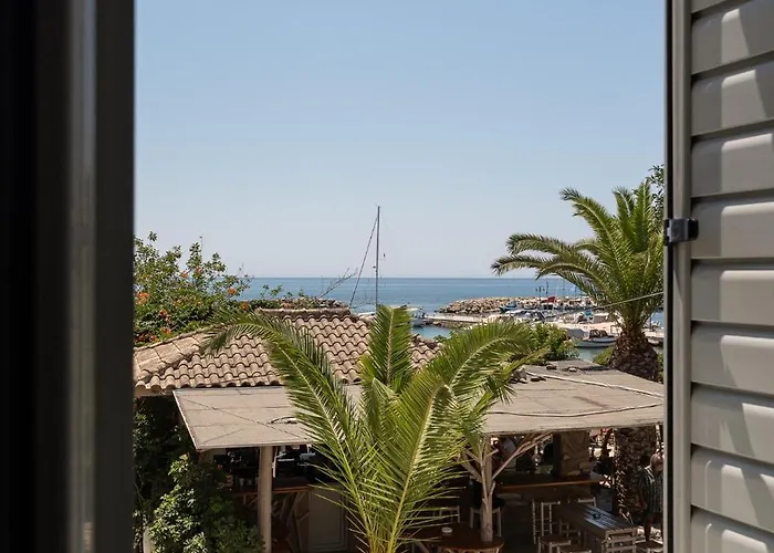 Sea & Salt Boutique 4 Finikounta